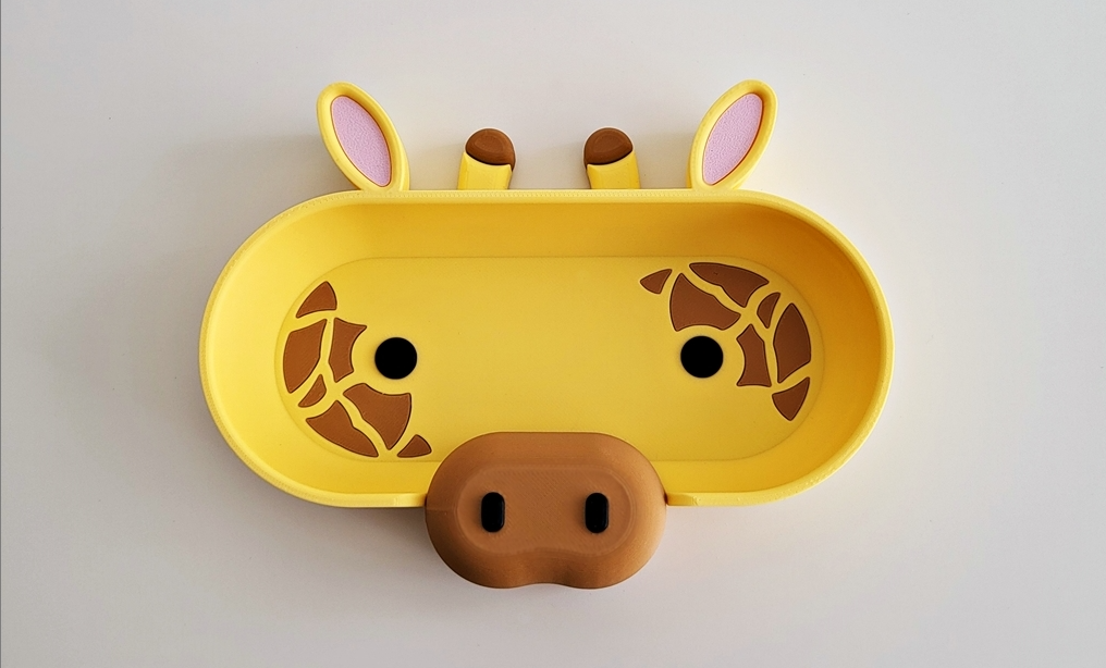 Eyeglass holder in giraffe design – elegance with a long neck