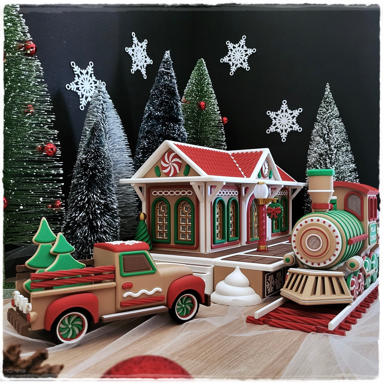 🎄 Christmas Truck "Gingerbread Express" | Christmas Decoration Car 🚚