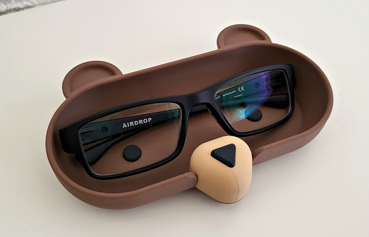 Bear-shaped glasses holder – Bear-y strong help for your everyday life