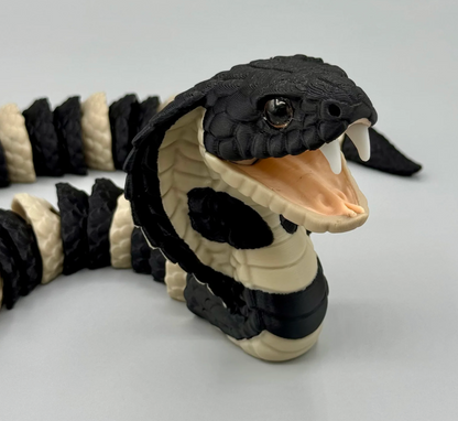 Königskobra (King Cobra) – Die majestätische Schlange für deine Sammlung!